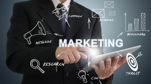 NHÂN VIÊN MARKETING CẦN BIẾT GÌ TRONG THỜI ĐẠI AI? TOP 7 NĂNG LỰC CẦN PHÁT TRIỂN